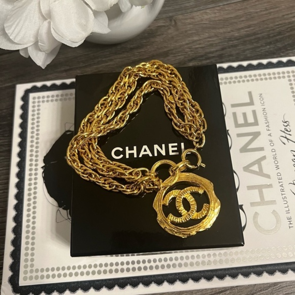 CHANEL Vintage Gold CC Multistrand Bracelet - Picture 1 of 7